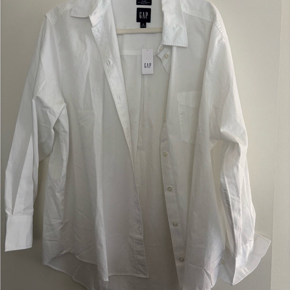 COPY - GAP White Button-Up Shirt NWT